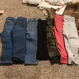 Old Navy Bundle of girls bottoms 3T